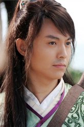 尹剑平（崔鹏饰演）