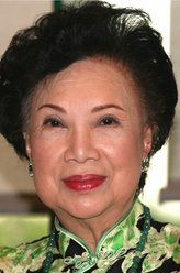 余周曼雪（梁舜燕饰演）