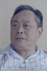 汤父（张复建饰演）