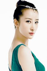 纪琴（李舒桐饰演）
