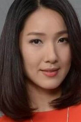 万绮华（李亚男饰演）