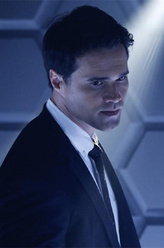 格兰特·沃德（布雷特·道顿饰演）