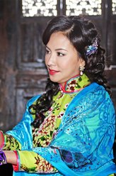 游月娥（田丽饰演）