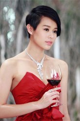 沈一曼（胡杏儿饰演）