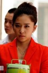 卢小露（阚清子饰演）