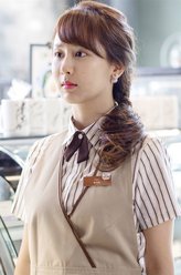 邱莹莹（杨紫饰演）