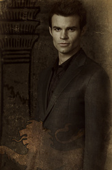 以利亚（丹尼尔·吉里斯饰演）