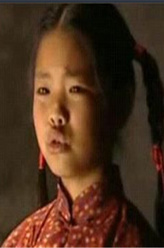 英子（王莎莎饰演）