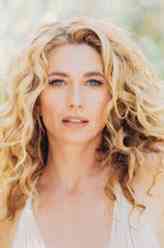 克劳迪娅·布莱克（克劳迪娅·布莱克饰演）