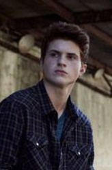 杰克·奥斯汀·沃克（杰克·奥斯汀·沃克饰演）