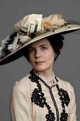 CoraCora（伊丽莎白·麦戈文饰演）