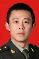 李国安（侯勇饰演）