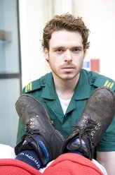 罗柏·史塔克（理查德·麦登饰演）