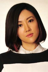 成年安安（王博谷饰演）