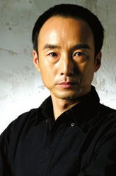 许伯韬（施京明饰演）