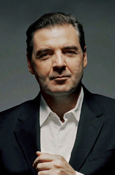 Dr. Benjamin Kalman（布兰登·柯伊尔饰演）