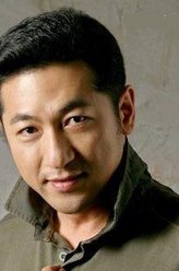 黄羽鹤（郭铁城饰演）