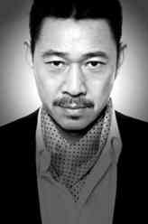 韩海潮（张丰毅饰演）