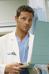 阿历克斯·克莱夫（贾斯汀·钱伯斯饰演）