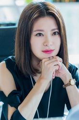 楚琳（王汀饰演）