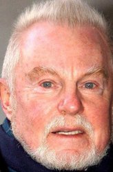 德里克·雅各比（德里克·雅各比饰演）