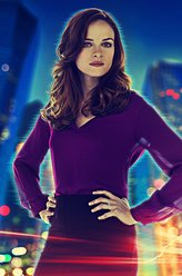 凯特琳·斯诺（丹妮尔·帕娜贝克饰演）