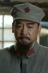 周恩来（刘劲饰演）