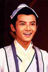 小雨（吴俊余饰演）