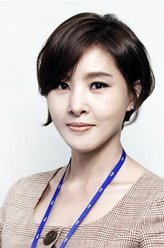 神明太后刘氏（朴智英饰演）