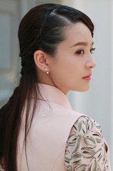 蔡雪丹（曾一萱饰演）