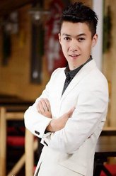 沐童（刘秋实饰演）
