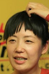 杨蜜（林丛饰演）