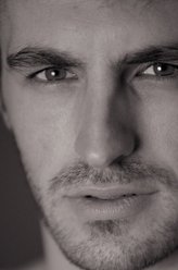 Dr. TC Callahan（欧文·马肯饰演）