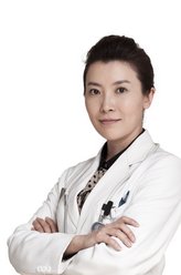 秦少白（张棪琰饰演）