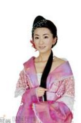 洛霞（刘庭羽饰演）