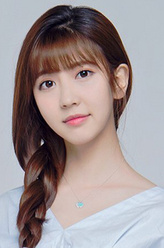 韩菱纱（李梦颖饰演）