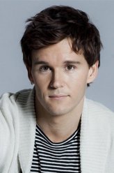 Jason Stackhouse（瑞恩·柯万腾饰演）