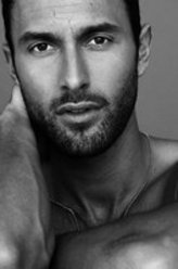 诺亚·米尔斯（诺亚·米尔斯饰演）