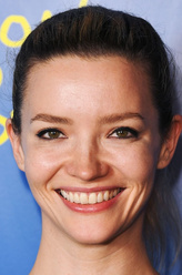 Angela（妲露拉·莱莉饰演）