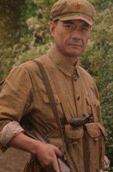 窦玉泉（王新军饰演）