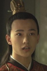 贾宝玉（杨洋饰演）