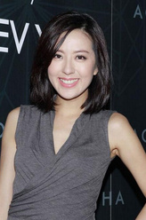 郑妁彤（唐诗咏饰演）