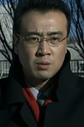 苏民生（于和伟饰演）