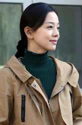 江梅（岳菁蔚饰演）