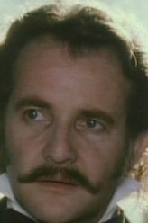 Bright局长（安东·莱瑟饰演）