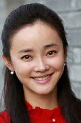 李晨花（杨梅饰演）
