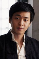 方天翼（张若昀饰演）