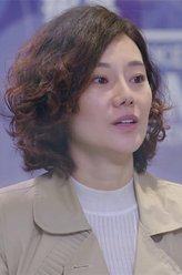 权芳（曹艳艳饰演）