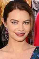 Sophie Novak（艾维·约斯特饰演）