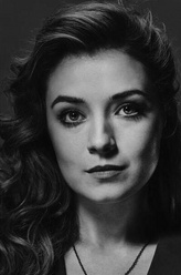 洁德（莎拉·伯格饰演）